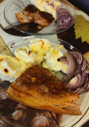 Flinstone pecsenye fokhagymával tűzdelt recept fotója