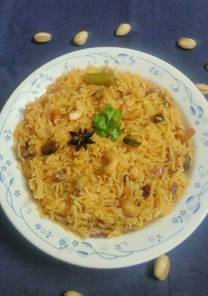 A picture of Kashmiri pulao.