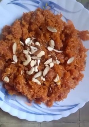 गाजर का हलवा (gajar ka halwa recipe in Hindi) रेसिपी मुख्य फोटो