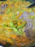 Cecina en salsa verde con flores de calabaza