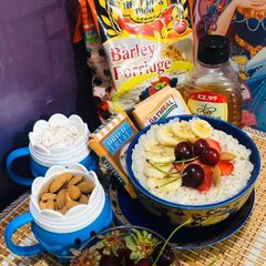 A picture of Oatmeal porridge.