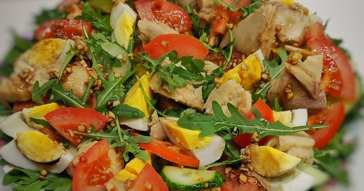 Салат с консервированной рыбой и огурцом, рецепты с фото