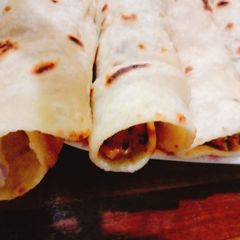 A picture of Chicken roll paratha.