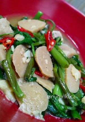 Foto resep Tumis Kangkung Bakso