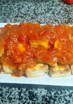Hình của món Đậu khuôn chiên sốt cà.