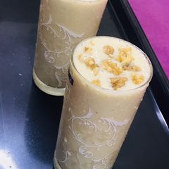 A picture of Figs & bananas smoothie.
