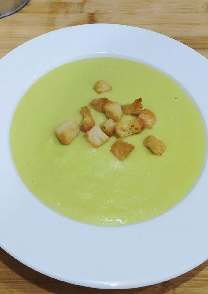 Una foto de Puré de calabacín y patata