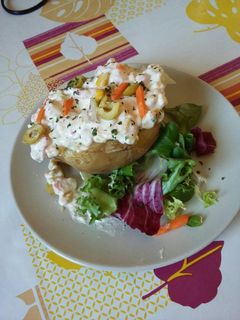 Una foto de Patata asada rellena
