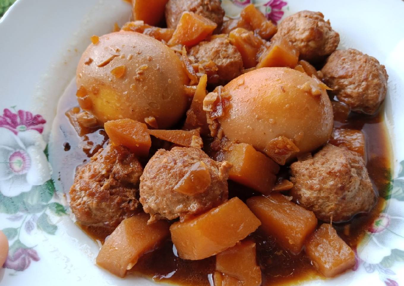 Bola daging kuah kecap