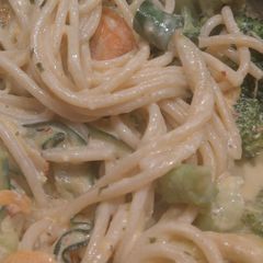 A picture of Random creamy vegetable spaghetti with garlic.
