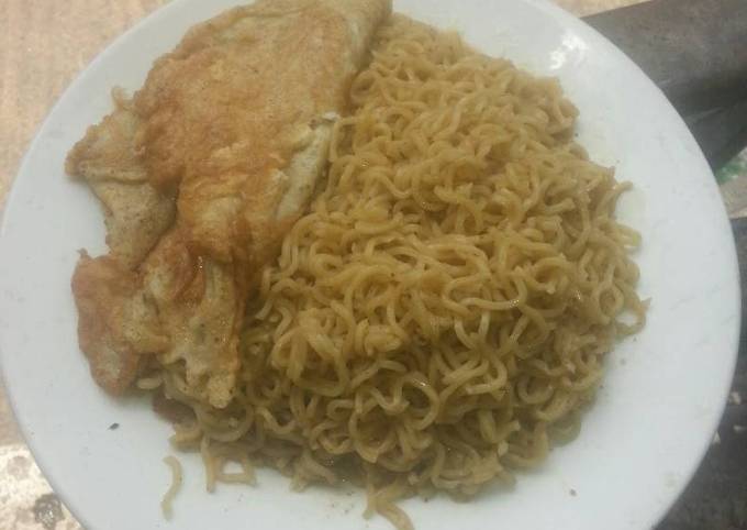 Buttered Noodles with Fried Egg