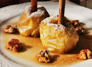 Una foto de Manzanas con Moscatel y Nueces caramelizadas al Microondas
