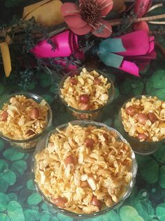 પૌઆ ચેવડો (Pauva Chevdo Recipe In Gujarati) રેસીપી મુખ્ય ફોટો