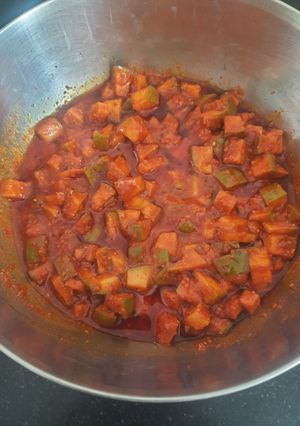 A picture of Mango pickle.
