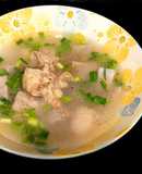 Canh khoai môn nấu đuôi heo