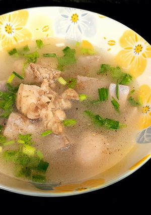Hình của món Canh khoai môn nấu đuôi heo.
