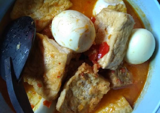 Bagaimana Menyiapkan Bali telor tahu tempe kuah, Bikin Ngiler