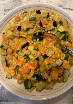 A picture of Vegan Coconut Curry Chickpeas & veggies.