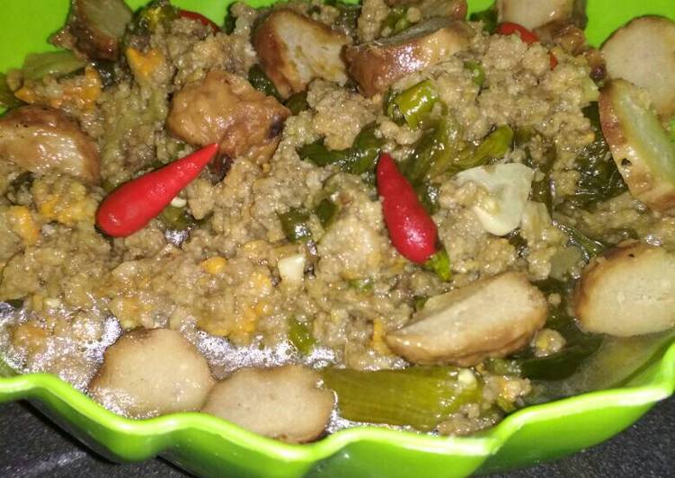 Cara Siapkan Lezat Tumis Genjer Oncom Bakso Pedas