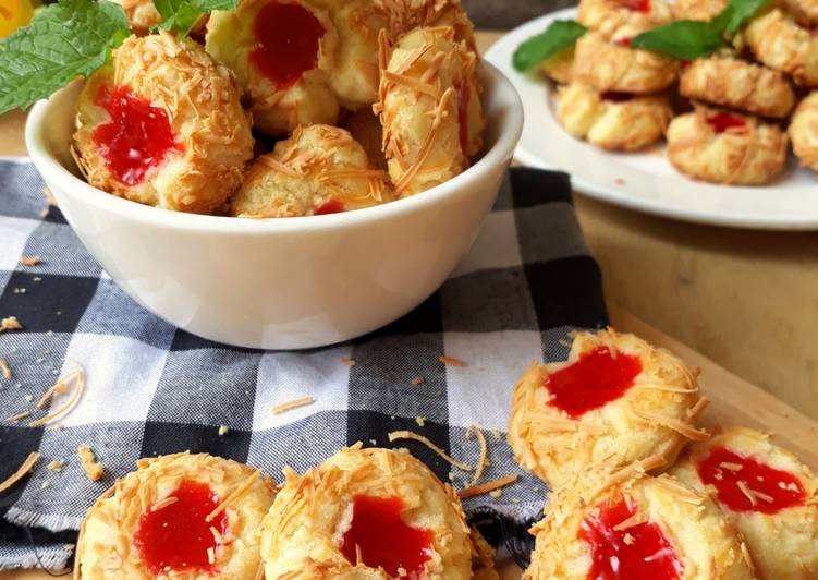 Cara Gampang Membuat Strawberry Thumbprint cookies yang Lezat Sekali