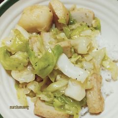 Easy Fishball and Fish Cake Cabbage Stir Fry A picture of Easy Fishball and Fish Cake Cabbage Stir Fry.