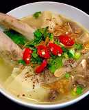 Hoành Thánh Lá Nấu Sườn Cọng, Củ Cải Muối