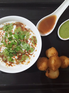सूजी के दही बड़े (Suji ke dahi bade recipe in hindi) रेसिपी मुख्य फोटो