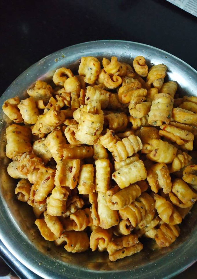 சீஸ் பீஸ்ஸா ரோல் மாத்ரி செய்முறை முக்கிய புகைப்படம்