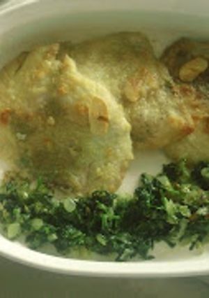 Una foto de Filetes de pescado con cilantro  ©