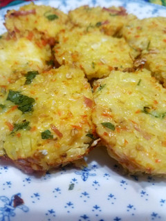 Una foto de Croquetas de arroz rellenas con queso