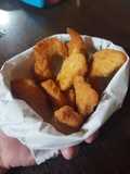 Formitas de pollo con papas fritas