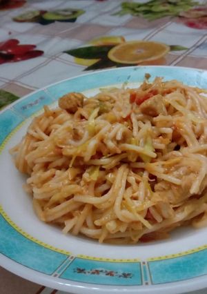 A picture of Chicken chowmein.