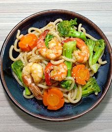 mì xào tôm cà rốt