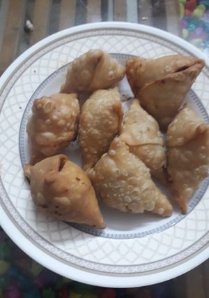 A picture of Punjabi samosa.