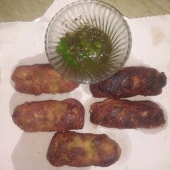 A picture of Chicken  cheese rolls.