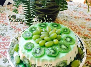 Una foto de Gelatina kiwi uva😘