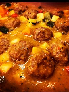 Una foto de Albóndigas morunas con verduras