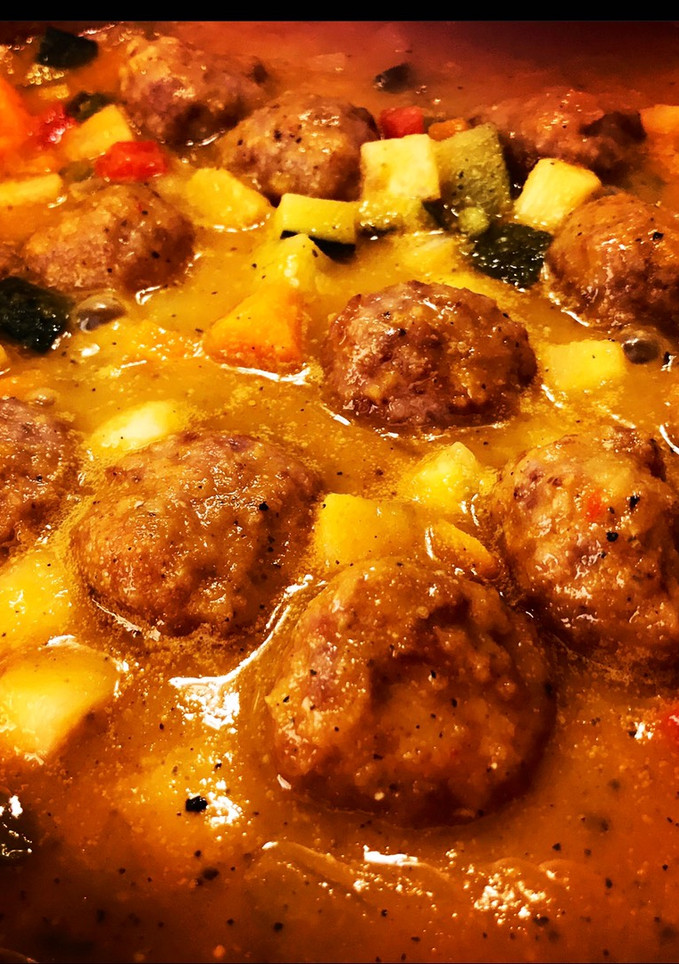 Una foto de Albóndigas morunas con verduras
