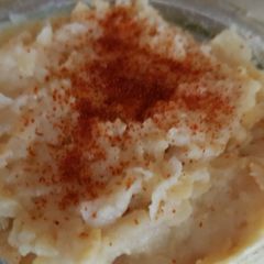 A picture of Simple hummus.