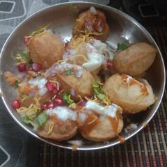 A picture of Dahi puri.