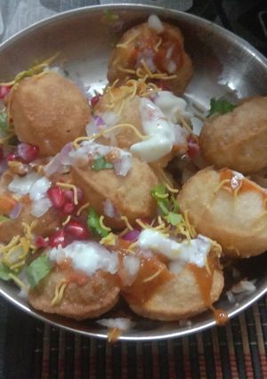 A picture of Dahi puri.