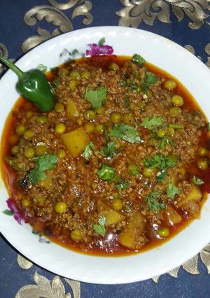 A picture of Aloo matar keema.