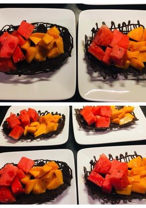 A picture of Fruit Chocolate Basket :.