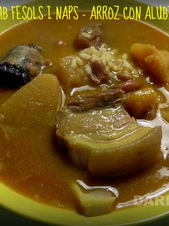 Una foto de Arroz caldoso con judias y nabos (arros amb fesols i naps)