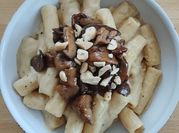 Una foto di pasta funghi champignon