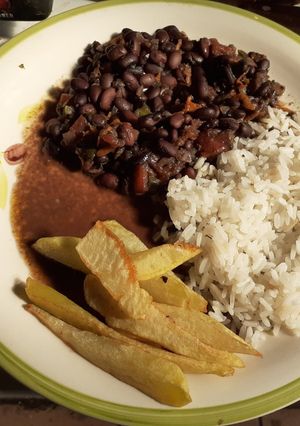 Una foto de Porotos negros a mi pinta
