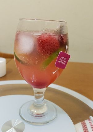 Foto de Gin tônica frutas vermelhas