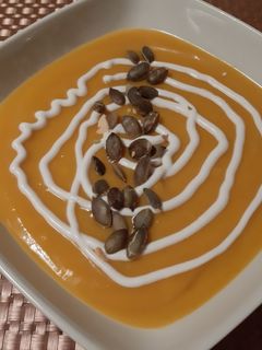 Curry-s sütőtök krémleves lassú főzőben recept fotója