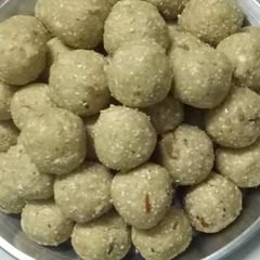 A picture of Dry Fruits Ladoo.