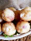 Polpette finger food di pollo con prosciutto crudo e provolone